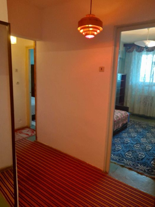 Apartament 3 camere de închiriat Ghencea metrou Râul Doamnei