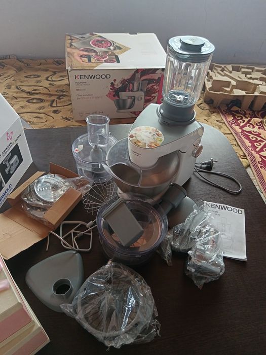 Кухонный комбайн Фирма KENWOOD