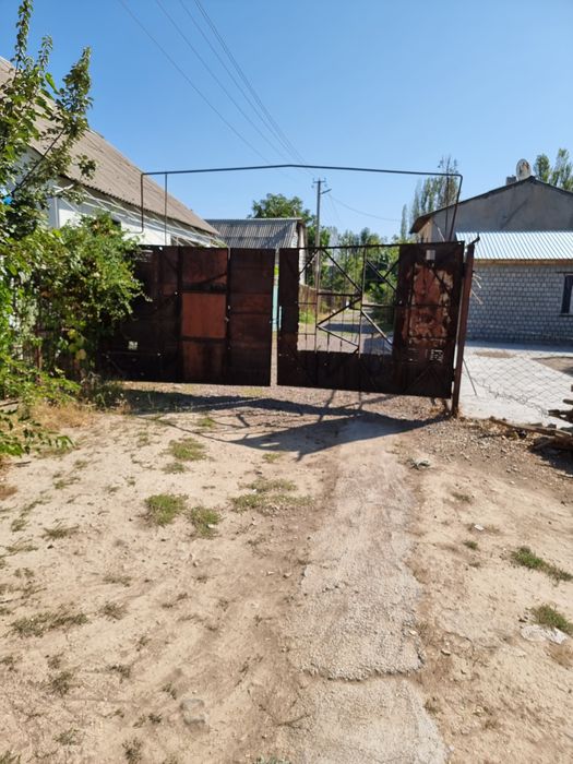 Dacha sotiladi ortasaroy