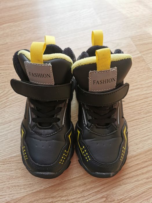 Ghetuțe tip adidași pentru copii(baietei) marca  Fashion