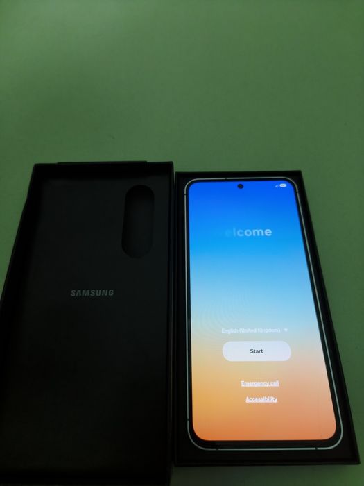 Samsung s24 fe в идеальном состоянии