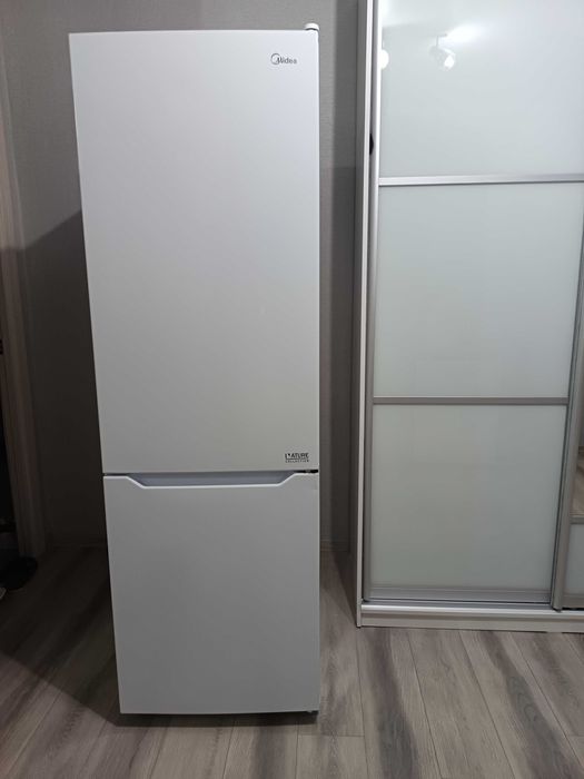 Холодильник Midea