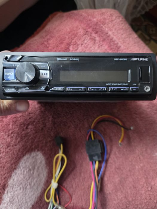 Автомагнитола Alpine 200 BT