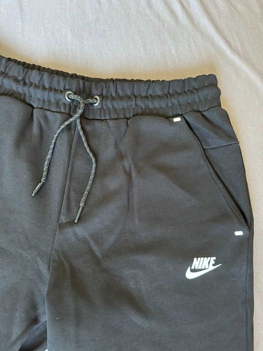 Спортен мъжки летен екип Nike – размер L – нов тенинска и шорти