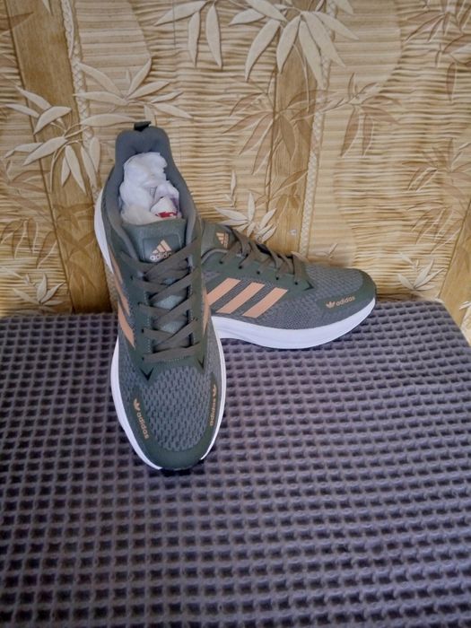 Мужские кроссовки