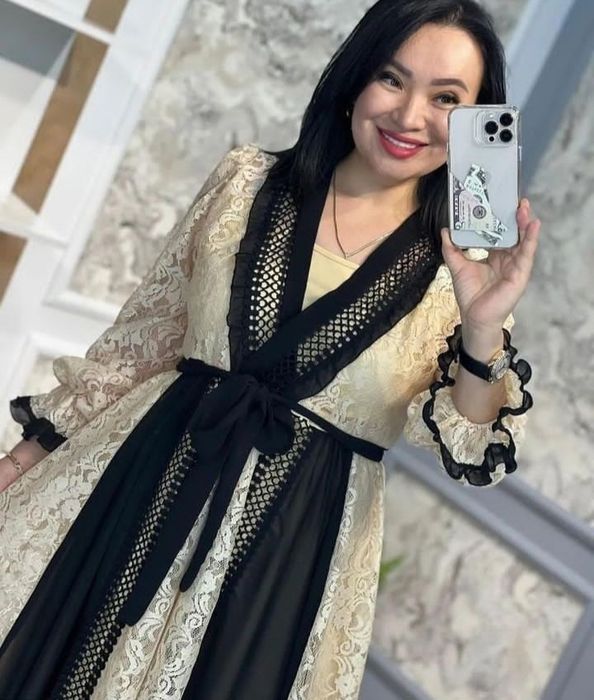 Продам нарядное платье. Размер: 56.