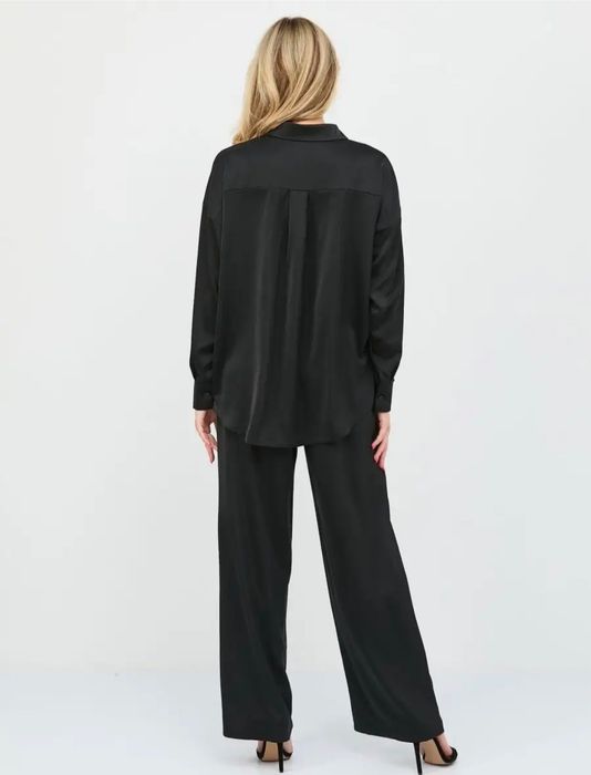 Продаю костюм женский