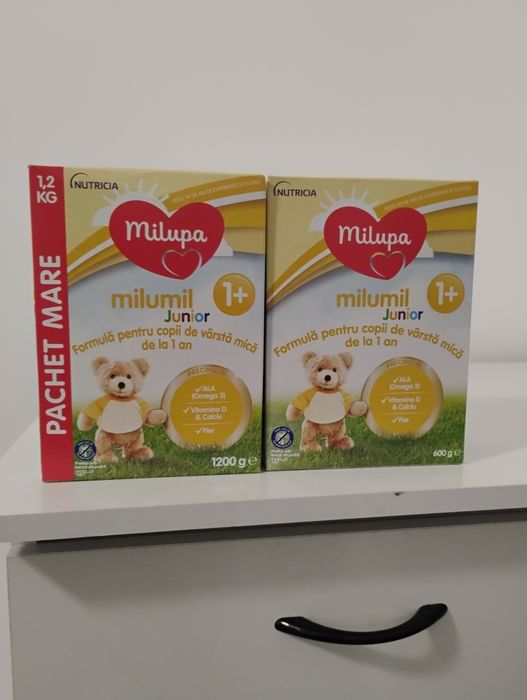 Vând lapte praf Milupa 1+, sigilat in termen de valabilitate . Pachetul include doua cutii de lapte praf, una la 1200g și cealaltă la 600g