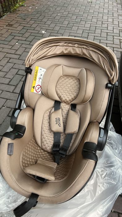 Scoica bebelus Britax romero