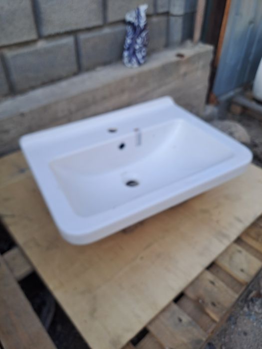 Раковины новые срочно продам
