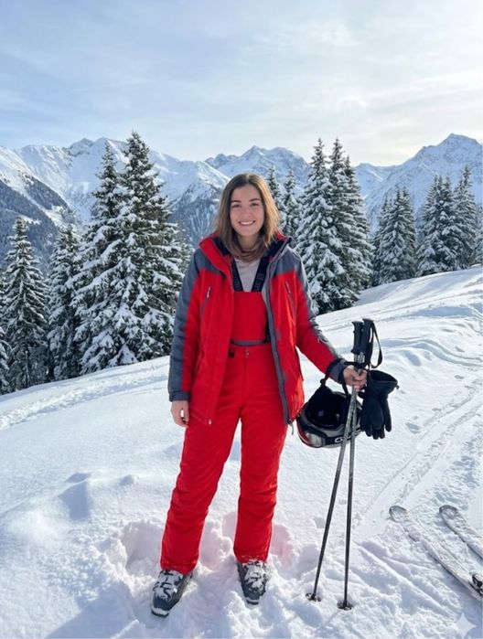 Лыжный костюм в отличном состояний