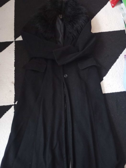Дамско дълго палто.
