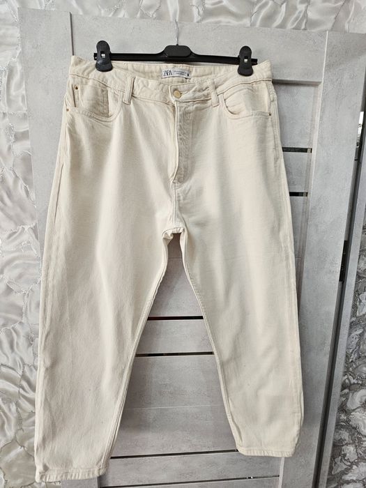 Женские джинсы Zara, б/у, на 50 размер.