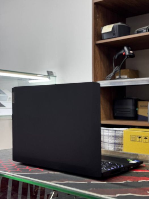 Lenova ideapad gaming 3 (NVIDIA RTX 3050)