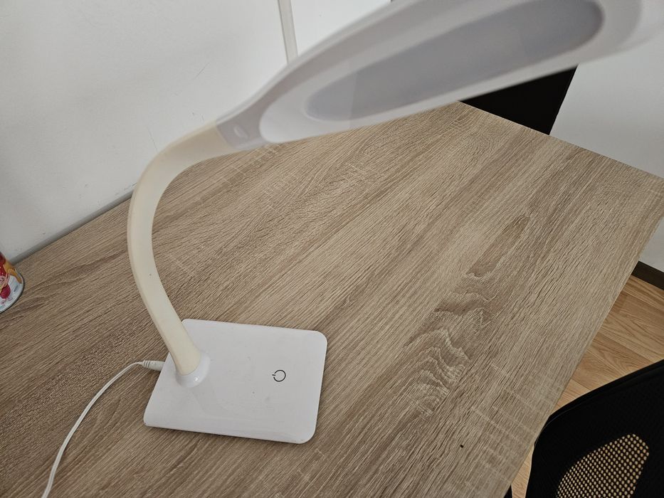 Lampa  led de birou