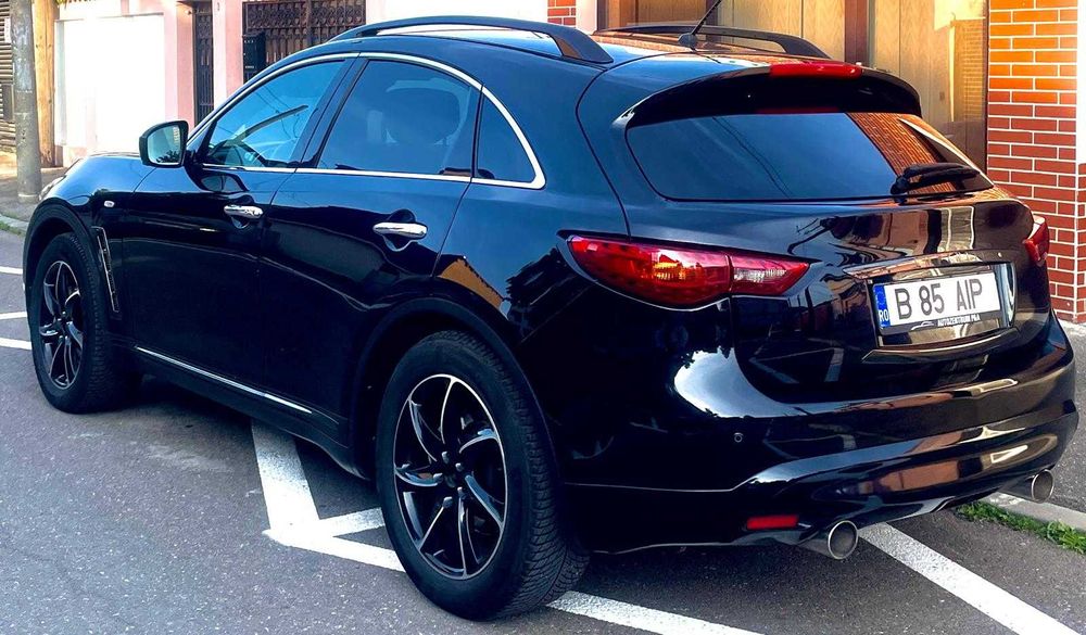Infiniti QX 70 de vânzare + roți de iarnă