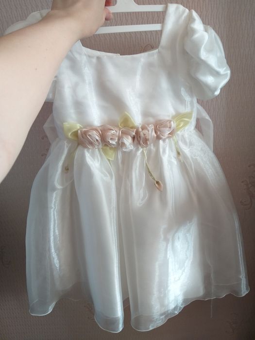 Продам нарядные платья.