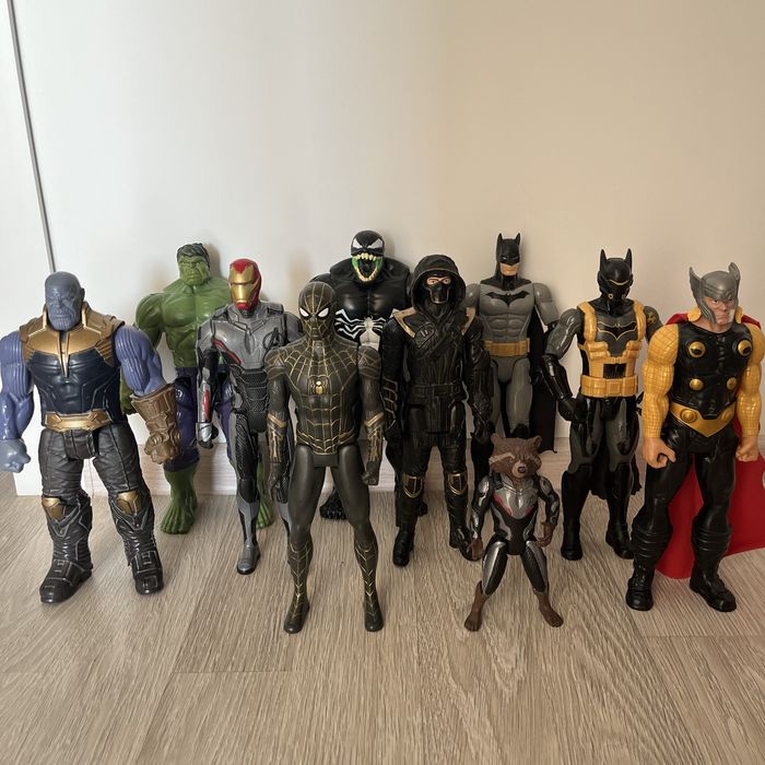 Набор больших фигурок Marvel и DC