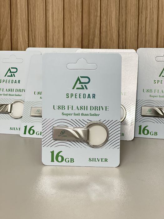 Fleshka speedar silver 16gb
