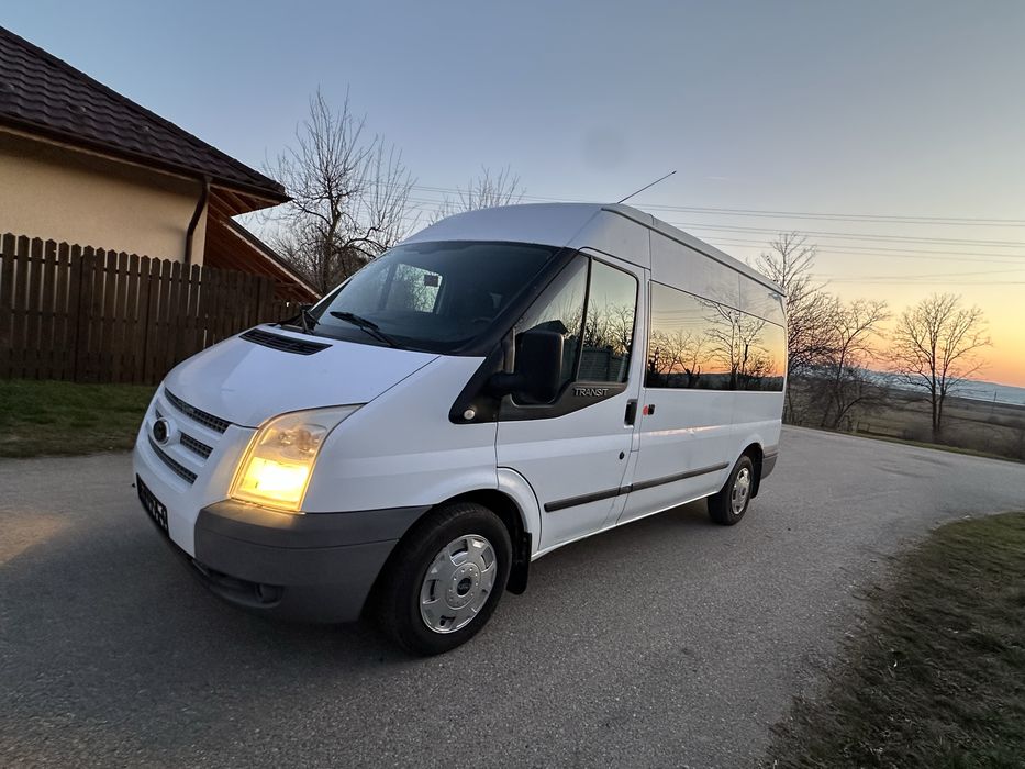 Ford transit 9  locuri/2013