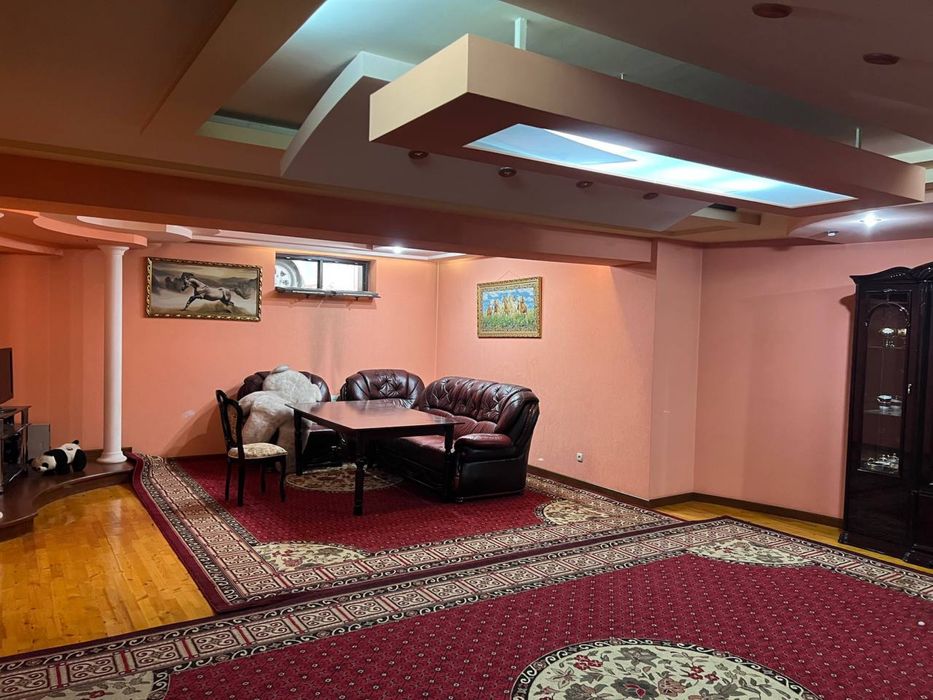 Uchastka sotiladi. 6 sotix..