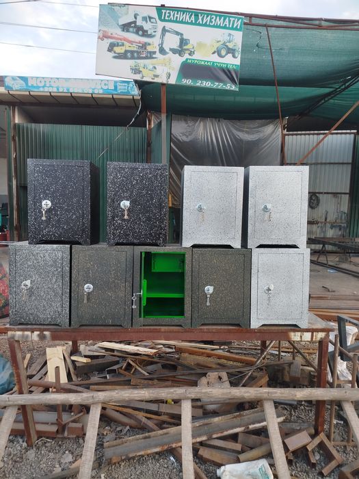 Сейф калин лисдан килинган размер 50х36х28 краска лари део