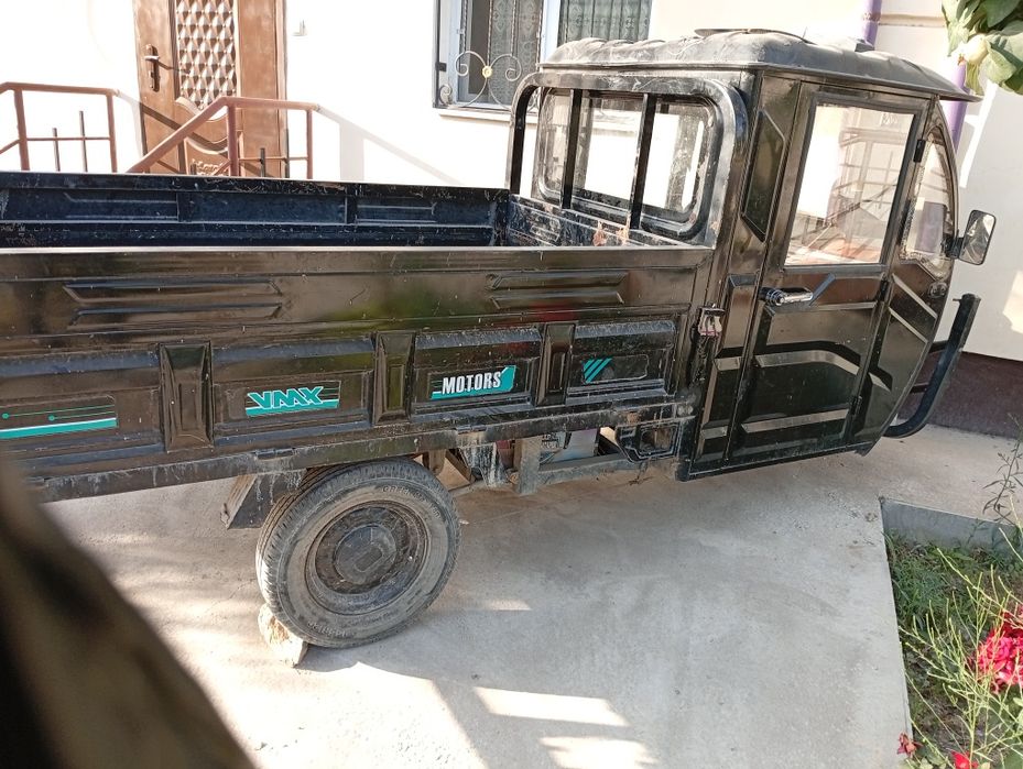 Скуттер 1тонналик кабинкалик