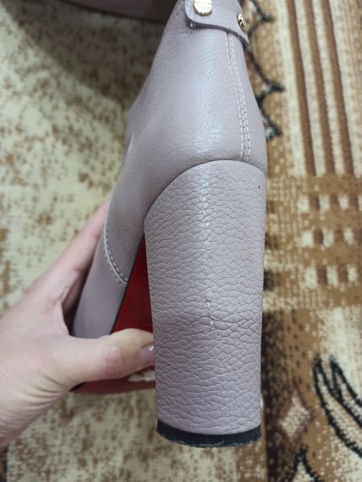 Продам демисезонные сапоги