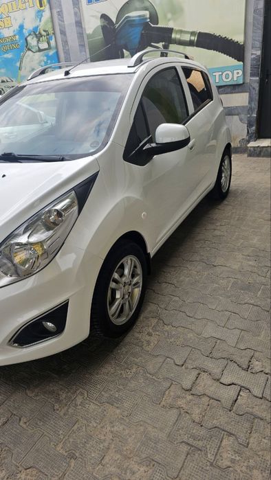 Chevrolet spark sotiladi