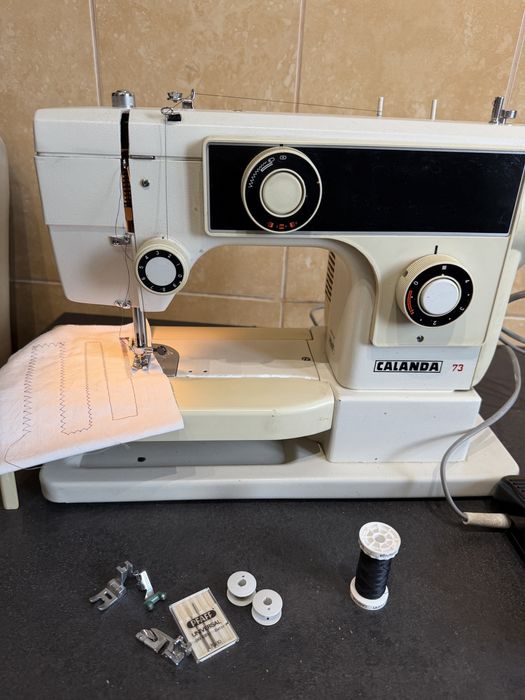 Masina de cusut festonat si butoniere Pfaff Calanda 73