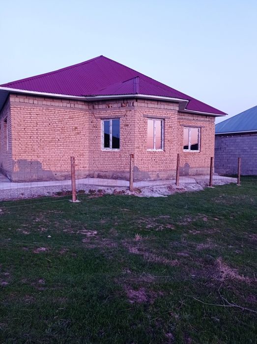 дом мкрн Достык,участок 8 соток.