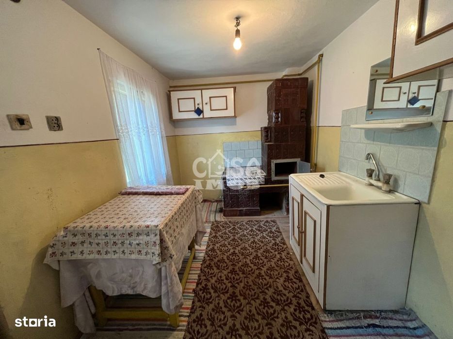 Casa la Doicesti cu teren de 1300 mp, livada si acces rapid catre Targ