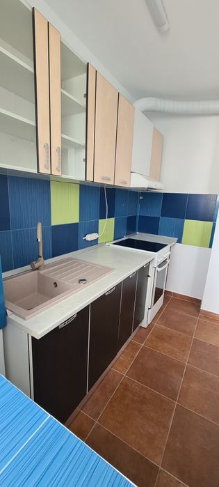 Închiriez apartament cu o cameră ultracentral strada Regele Mihai (Bld București)