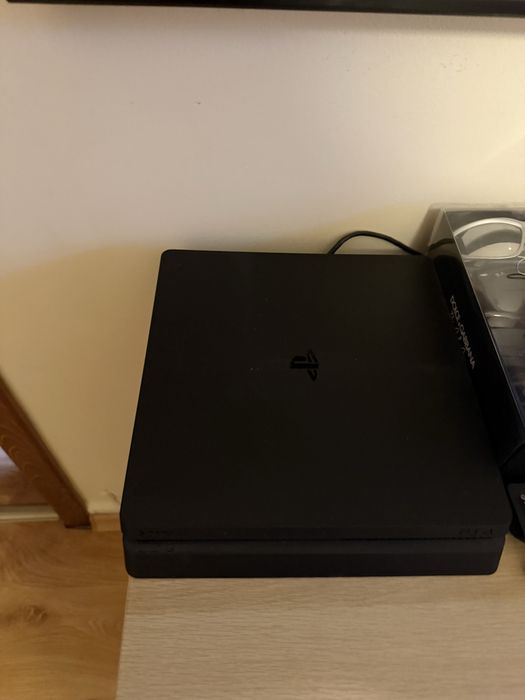 PlayStation 4 512GB + 4 upu подарьк