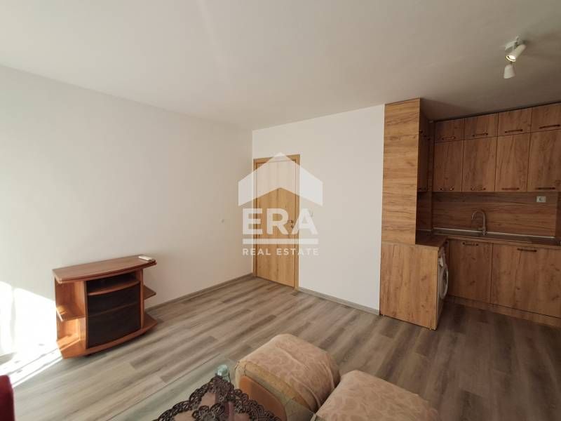 Дава се под наем Двустаен апартамент в Варна, Победа - 73 кв.м за 486 € - Снимка #2