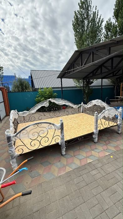 Топчан новый продам срочно