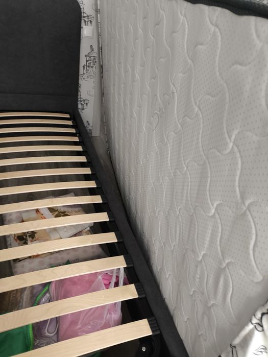 Продам кровать новую  120*200