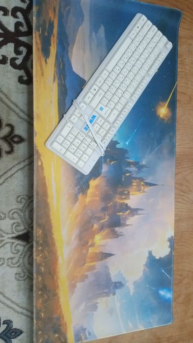 Клавиатура белая