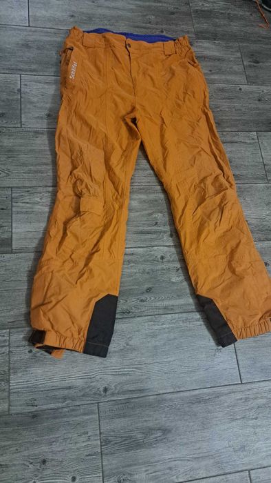 Pantaloni ski ,geci ,salopete,combinezoane  pt zăpadă,adulți și copii