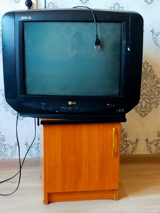 Телевизор простой