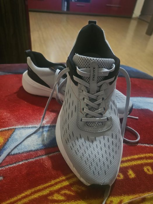 Adidasi decathlon