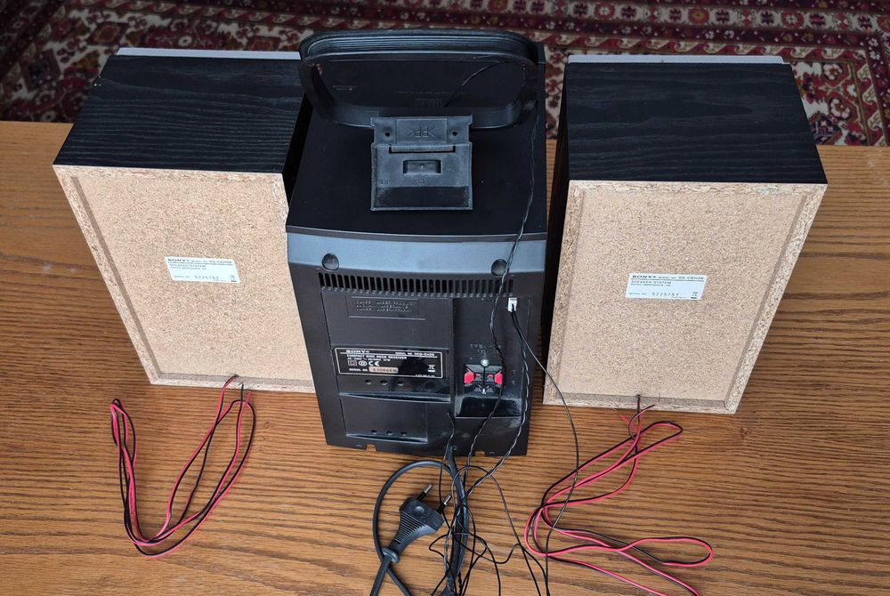Sony CMT-EH25 Micro Hi-Fi CD/MP3, USB, radio, casetofon + 2 boxe și telecomandă