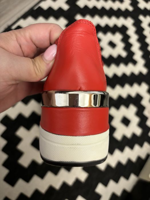 Кожаные красные лоферы