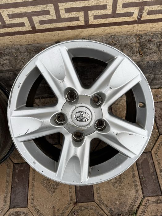 Ланд крузер 200.