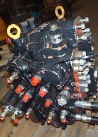 distribuitor hidraulic jcb js200