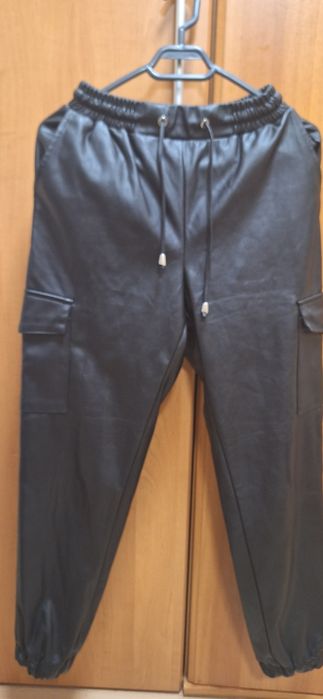 Pantaloni imitație piele