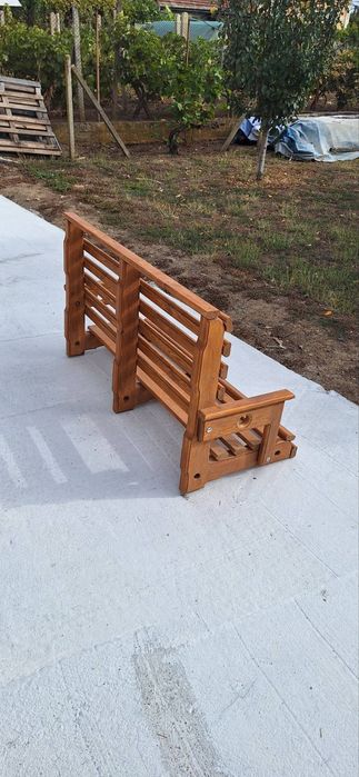 Дървена градинска люлка