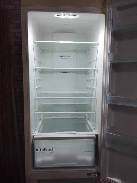 Холодильник в отличном состоянии Bosch