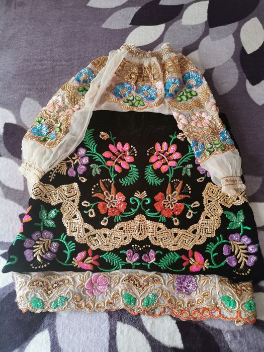 Vând haine dama naționale urgent urgent