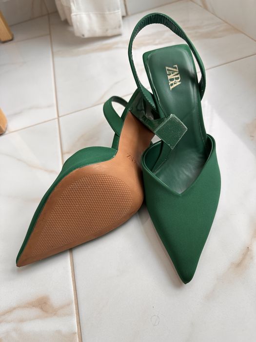 Зелени сатенени токчета сандали Zara